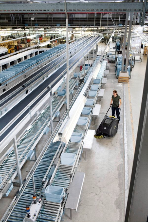 Karcher KM 75/40 W Bp Vacuum Powered Sweeper