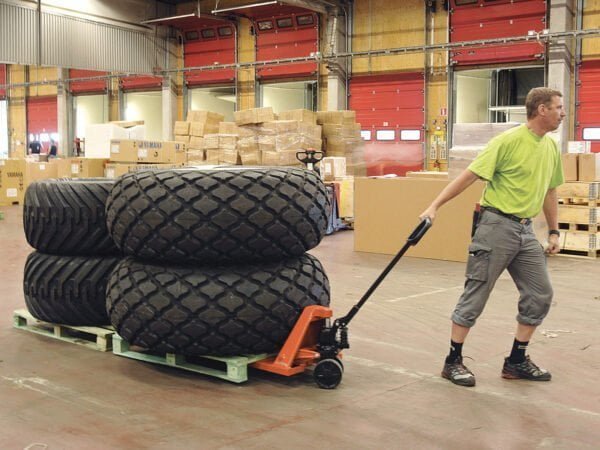 BT Lifter 5 Photo of Operators Using Hand Pallet Trucks