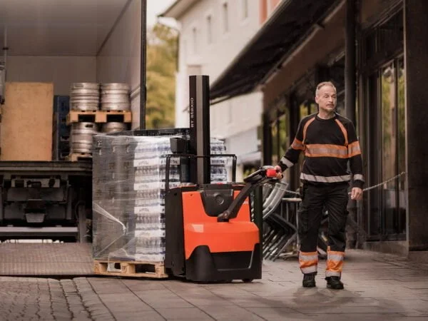 BT Staxio Pedestrian Single Stacker