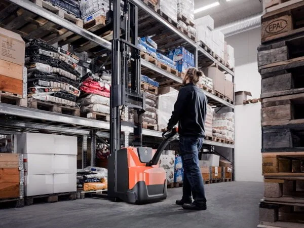 BT Staxio Pedestrian Single Stacker