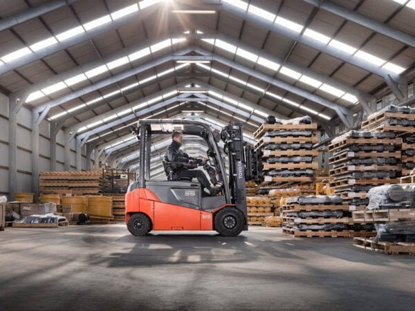 Toyota Traigo 48v, 1.6 - 2T / Compact 2 Toyota Traigo 48v, 1.6 - 2T / Compact