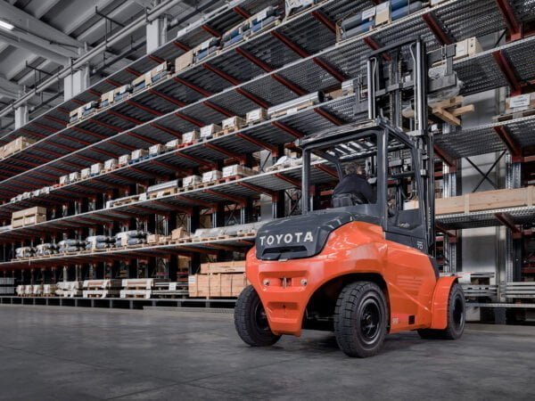 Toyota Traigo 48v, 1.6 - 2T / Compact 4 Toyota Traigo 48v, 1.6 - 2T / Compact