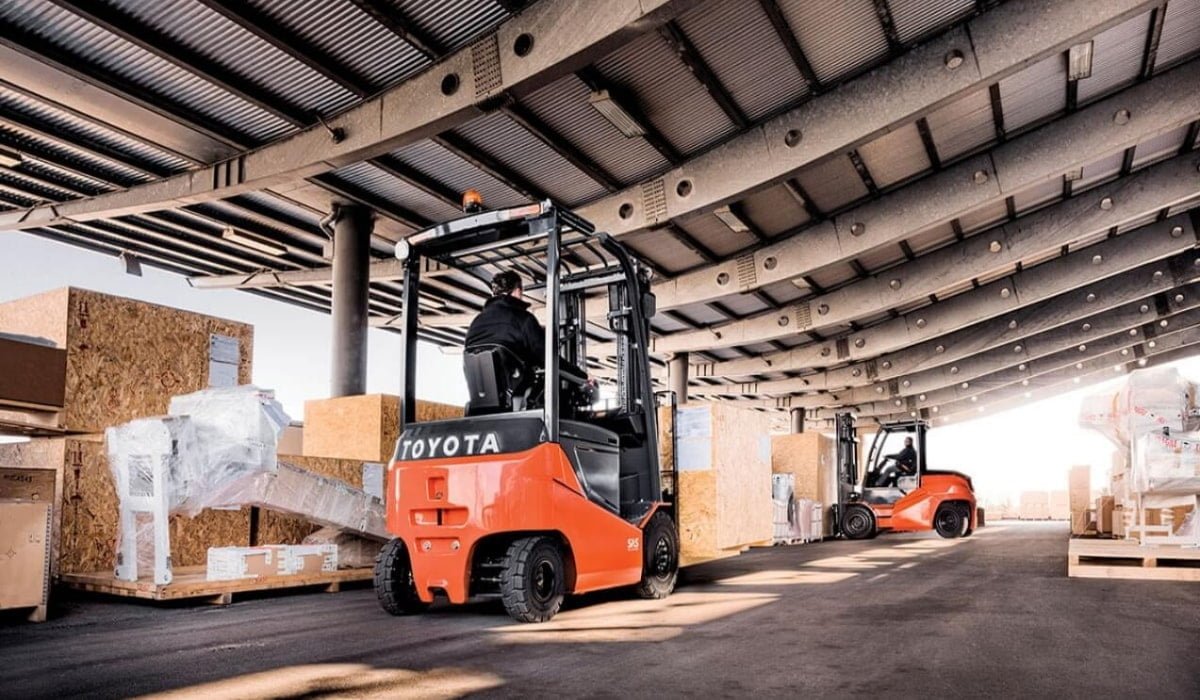 Forklift Trucks Birmingham 9 Image of a New Forklift Truck for New Forklifts Google Ads Landing Page