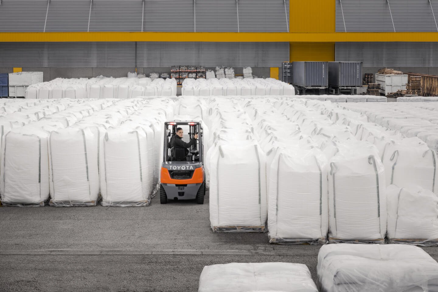 Forklift Trucks Rugby 1 toyota tonero v pallets