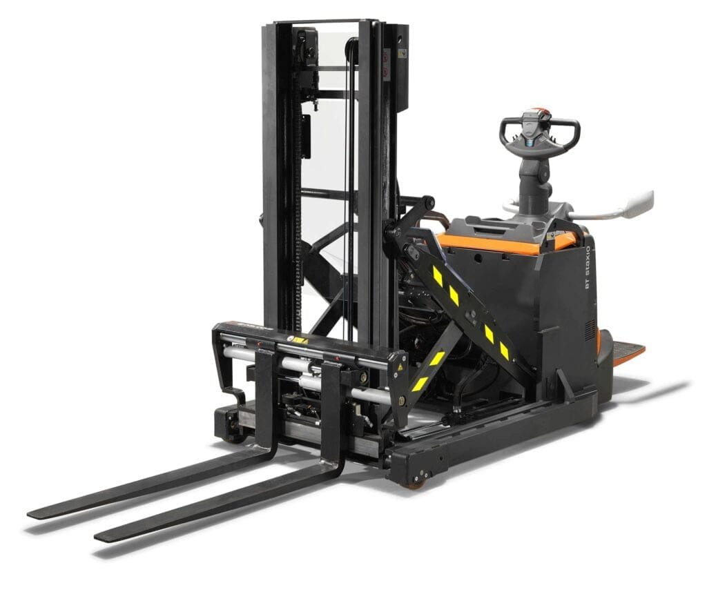 BT Staxio Platform Single Stacker | Easy Truck Material Handling